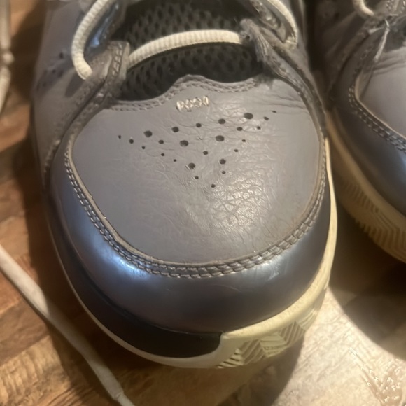 Men’s size 12 Jordan shoes - Picture 6 of 10